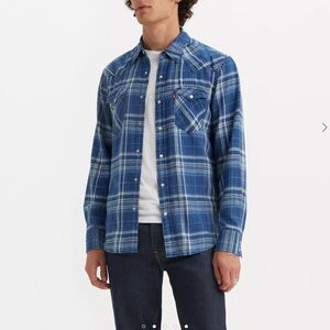 NWOT LEVI’S MEN Classic Standard Fit  Western Shirt Shirt